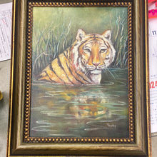 Load image into Gallery viewer, TH-Cat in Water
