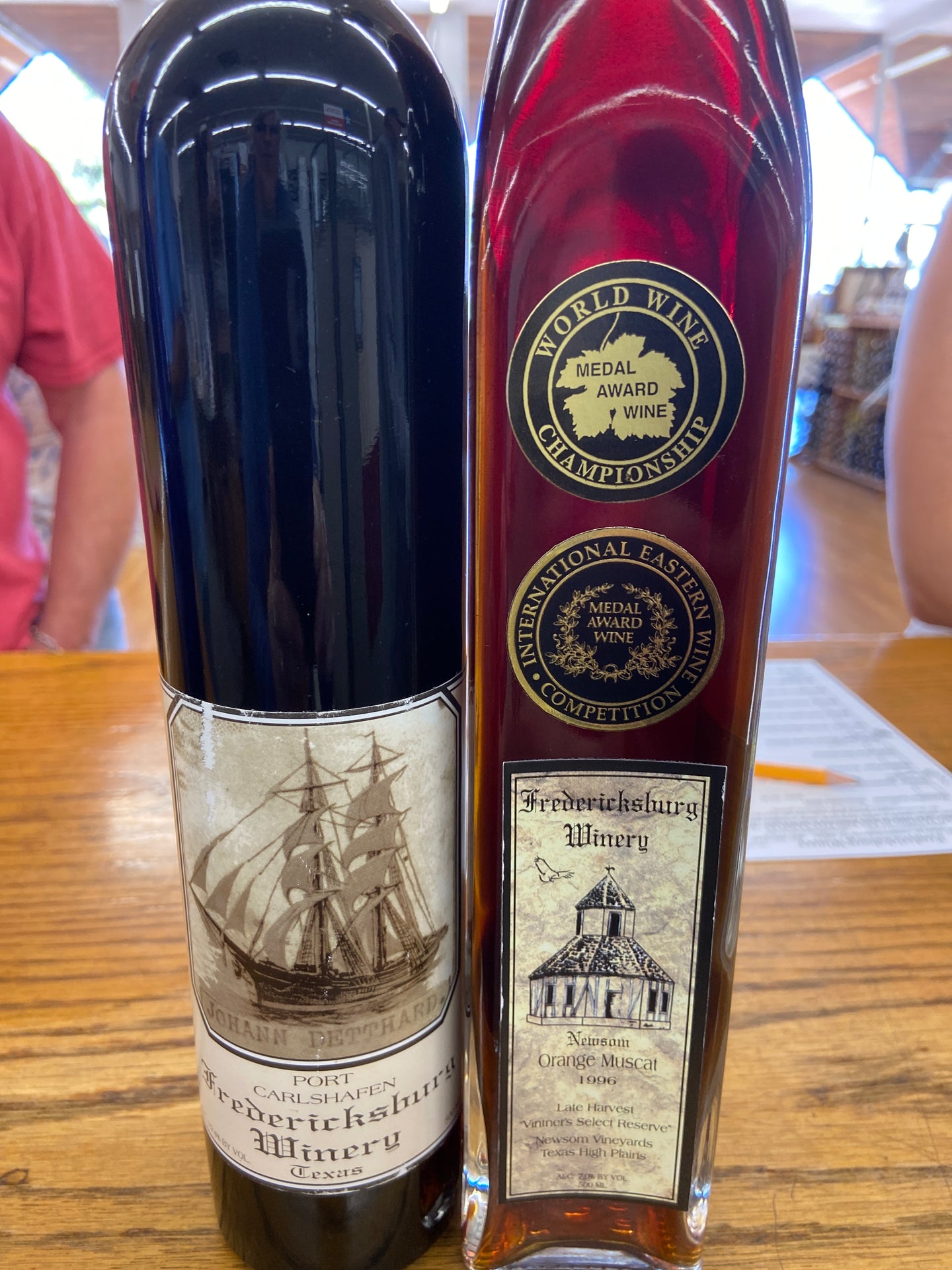 Late Harvest/Port is red late harvest is white